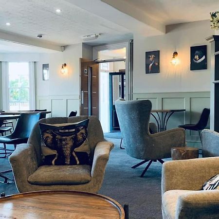 The Lion Hotel Llansantffraid-ym-Mechain Bagian luar foto