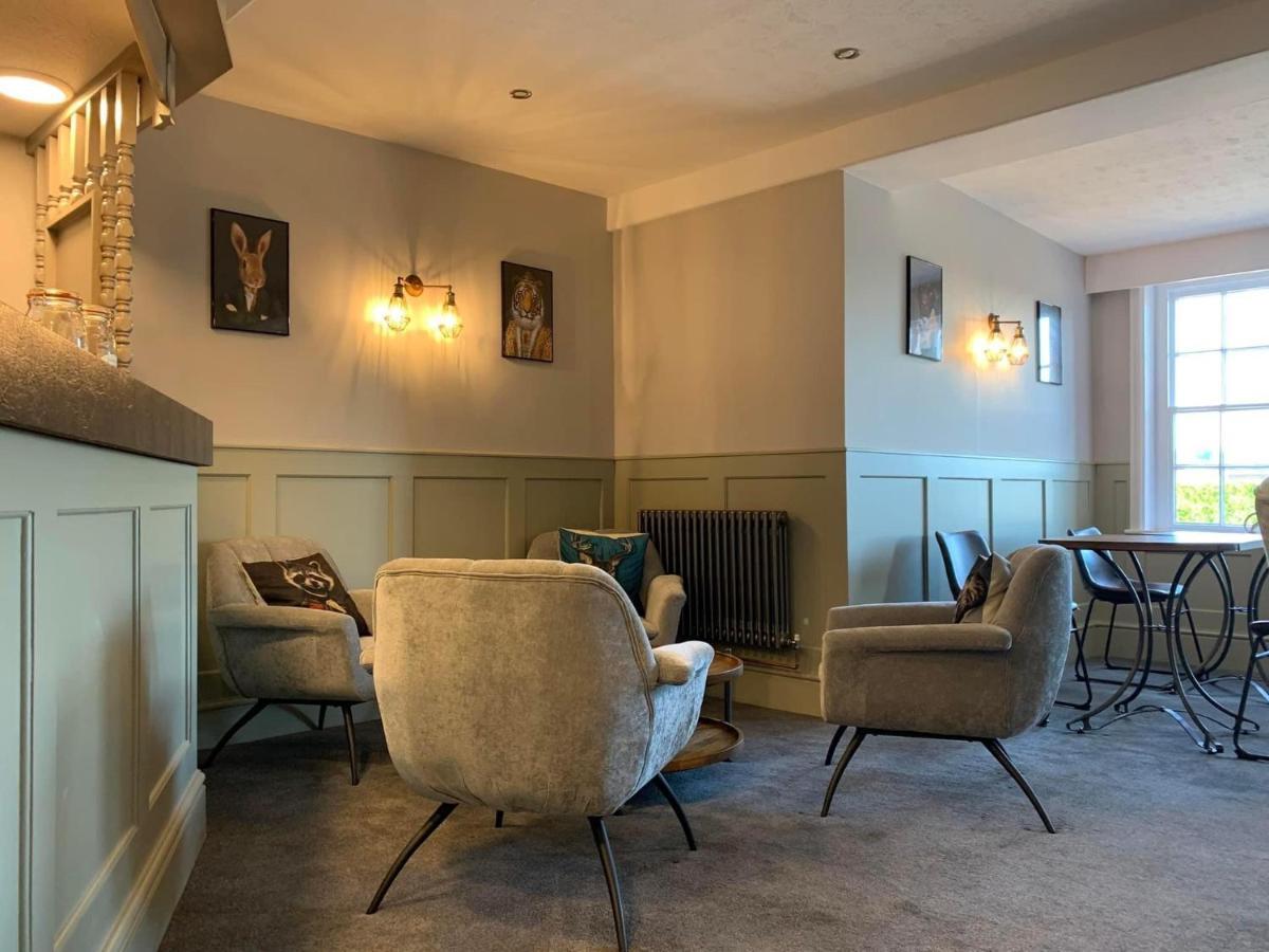 The Lion Hotel Llansantffraid-ym-Mechain Bagian luar foto