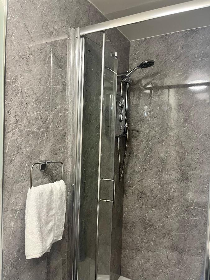 The Lion Hotel Llansantffraid-ym-Mechain Bagian luar foto